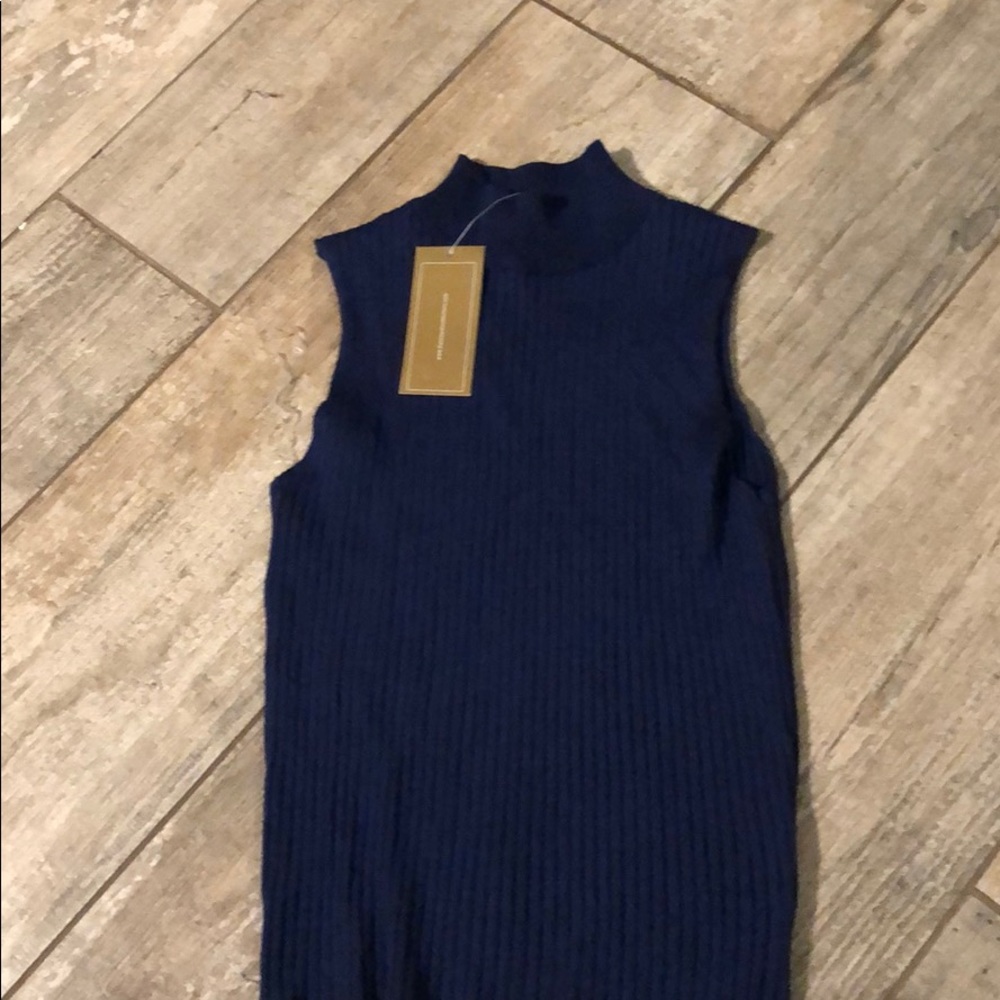 Francesca’s women’s fitted tank - navy blue